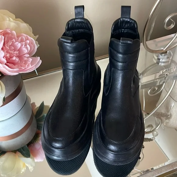 New Saint G Black Leather Heather Bootie - Picture 4 of 8